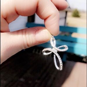 VINTAGE SOLID 10KT .25CT GENUINE DIAMOND CROSS